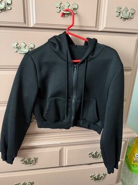 Black Cropped Zip-Up Hoodie